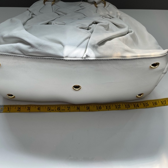 Valentino Garavani White Leather Shoulder Bag - Picture 6 of 8